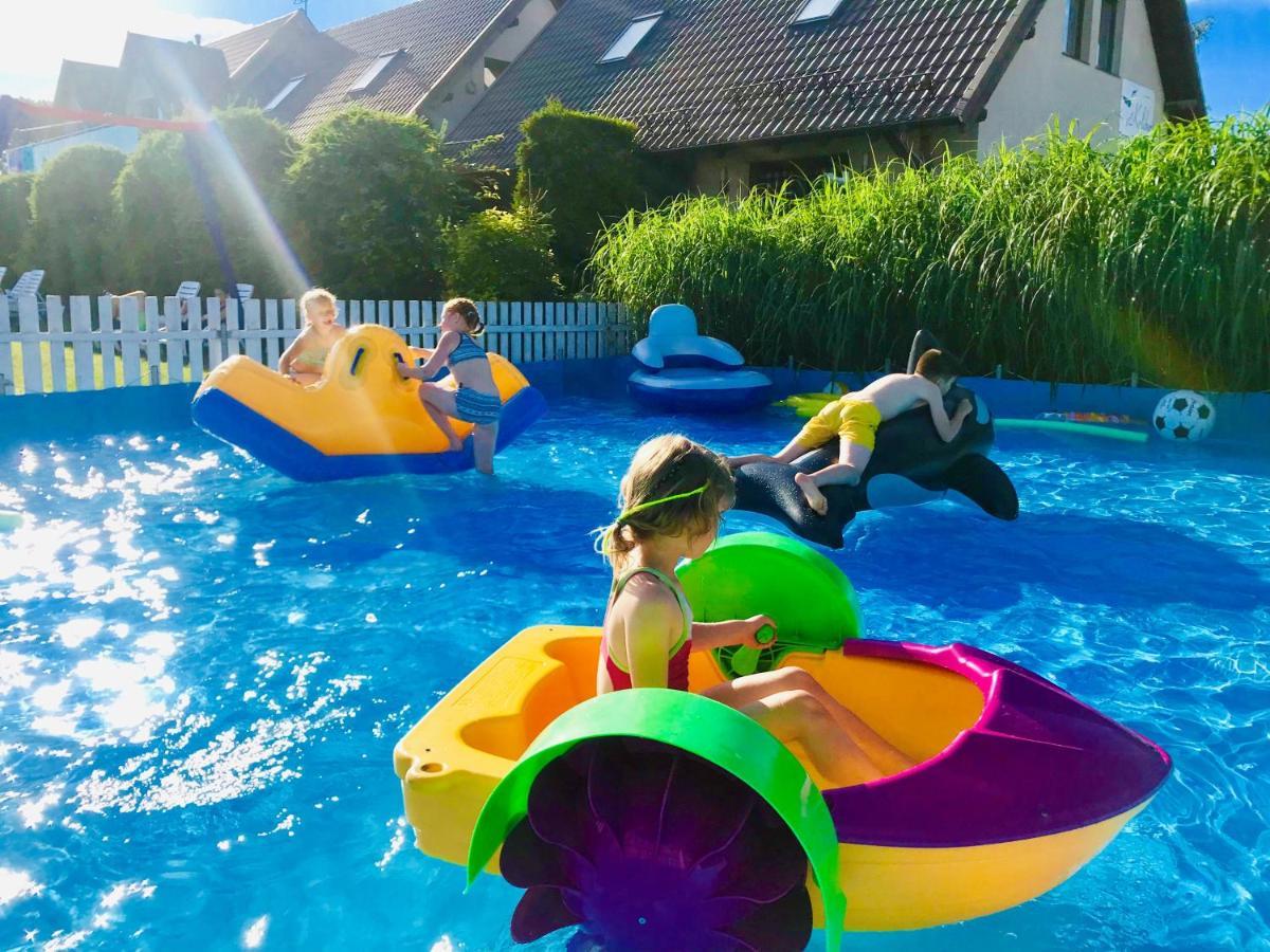 Domki I Apartamenty Caloroczne Koliber Władysławowo Exterior foto